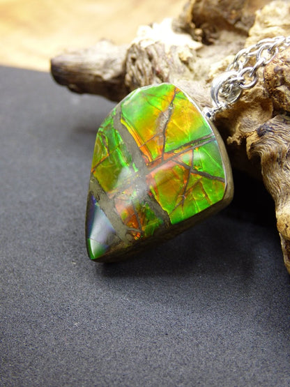 Ammolite Edelstein Kette 925 Sterling Silber ~ Opalisierend ~HIPPIE~GOA~Boho~Ethno~Nature~Heilstein~Fossil~Selten~Sammler~Magic~Grün~Flash - Art of Nature Berlin