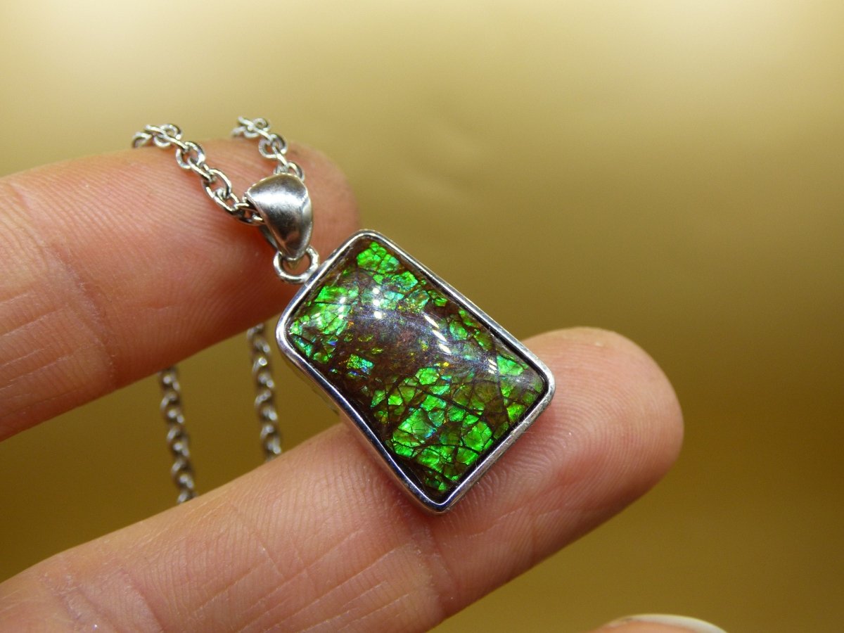 Ammolite Edelstein Kette 925 Sterling Silber ~ Opalisierend ~HIPPIE~GOA~Boho~Ethno~Nature~Heilstein~Fossil~Selten~Sammler~Magic~Grün~Flash - Art of Nature Berlin