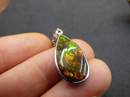 Ammolite Edelstein Kette 925 Sterling Silber ~ Opalisierend ~HIPPIE~GOA~Boho~Ethno~Nature~Heilstein~Fossil~Selten~Sammler~Magic~Grün~Flash - Art of Nature Berlin