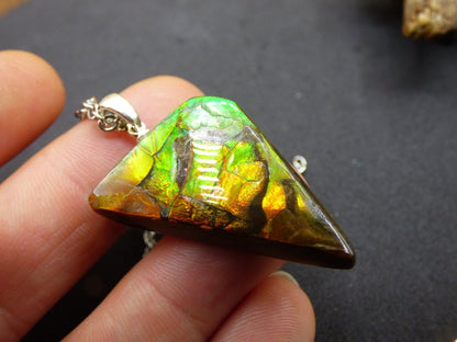 Ammolite Edelstein Kette 925 Sterling Silber ~ Opalisierend ~HIPPIE~GOA~Boho~Ethno~Nature~Heilstein~Fossil~Selten~Sammler~Magic~Grün~Flash - Art of Nature Berlin