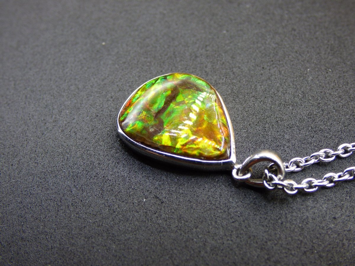 Ammolite Edelstein Kette 925 Sterling Silber ~ Opalisierend ~HIPPIE~GOA~Boho~Ethno~Nature~Heilstein~Fossil~Selten~Sammler~Magic~Grün~Flash - Art of Nature Berlin