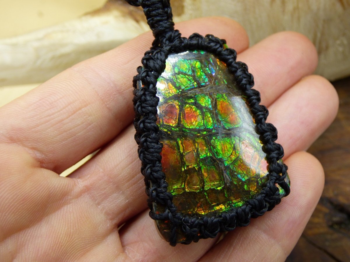 Ammolite ~ Makramee Edelstein Kette ~HIPPIE ~GOA ~Boho ~Ethno ~Nature ~Heilstein ~Flash ~Schimmernd~Groß - Art of Nature Berlin