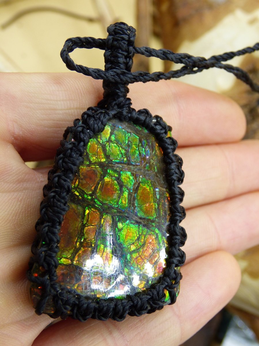 Ammolite ~ Makramee Edelstein Kette ~HIPPIE ~GOA ~Boho ~Ethno ~Nature ~Heilstein ~Flash ~Schimmernd~Groß - Art of Nature Berlin