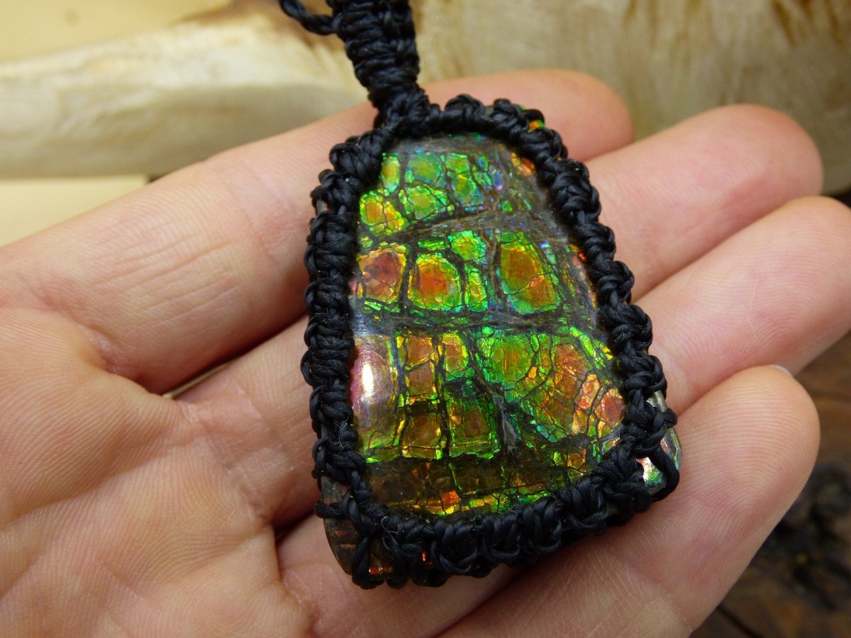 Ammolite ~ Makramee Edelstein Kette ~HIPPIE ~GOA ~Boho ~Ethno ~Nature ~Heilstein ~Flash ~Schimmernd~Groß - Art of Nature Berlin