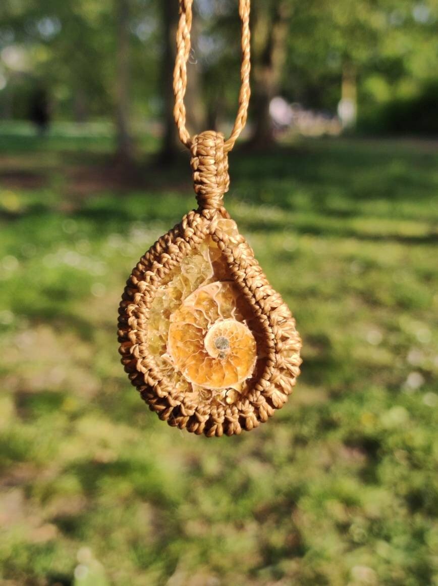 Ammonite Fossil ~ Makramee Edelstein Kette ~HIPPIE ~GOA ~Boho ~Ethno ~Nature ~Heilstein - Art of Nature Berlin