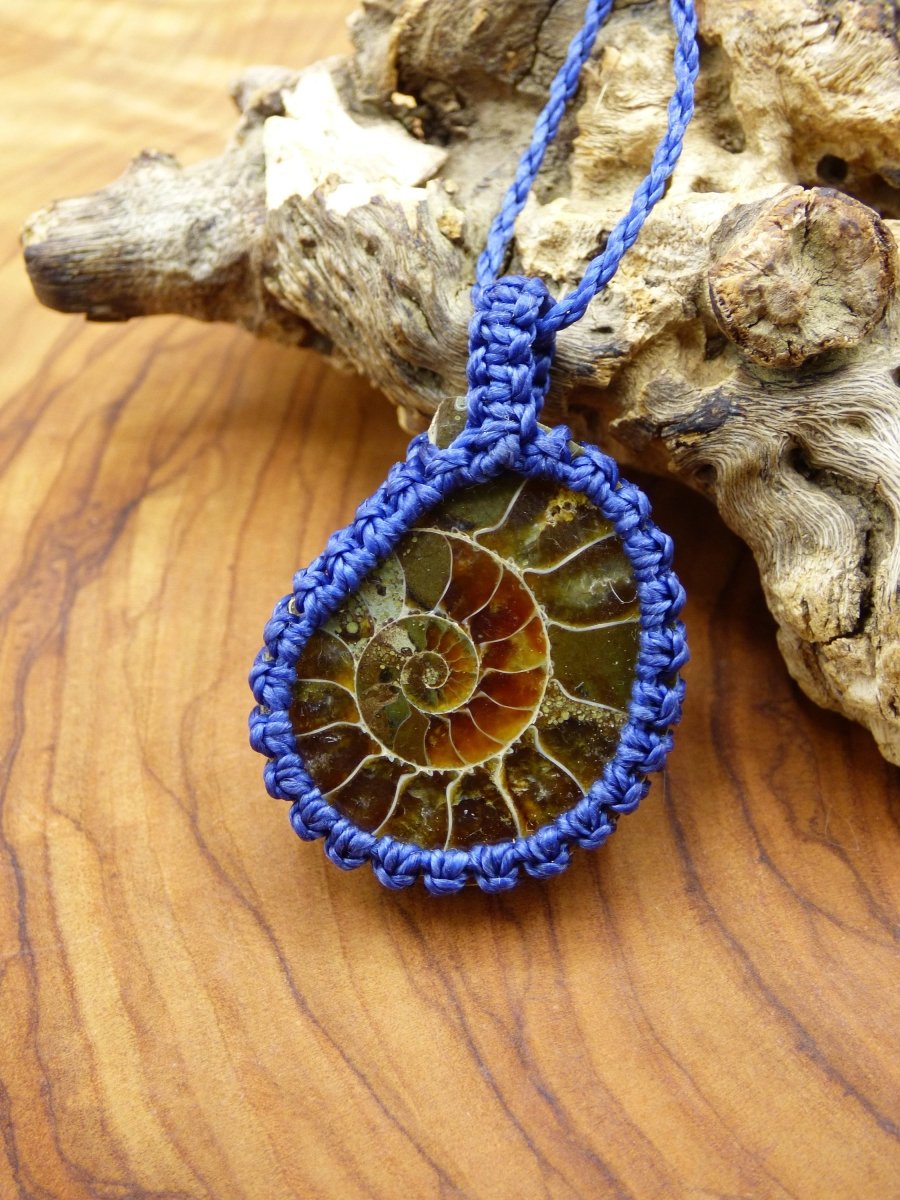 Ammonite Fossil ~ Makramee Edelstein Kette ~HIPPIE ~GOA ~Boho ~Ethno ~Nature ~Heilstein - Art of Nature Berlin