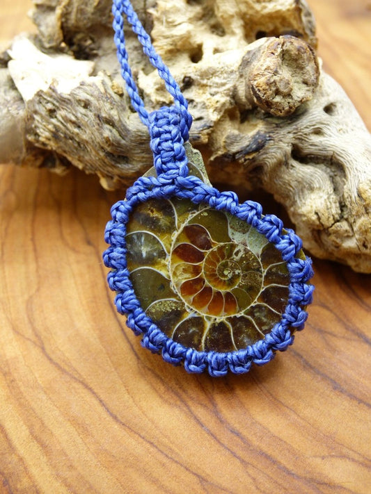 Ammonite Fossil ~ Makramee Edelstein Kette ~HIPPIE ~GOA ~Boho ~Ethno ~Nature ~Heilstein - Art of Nature Berlin