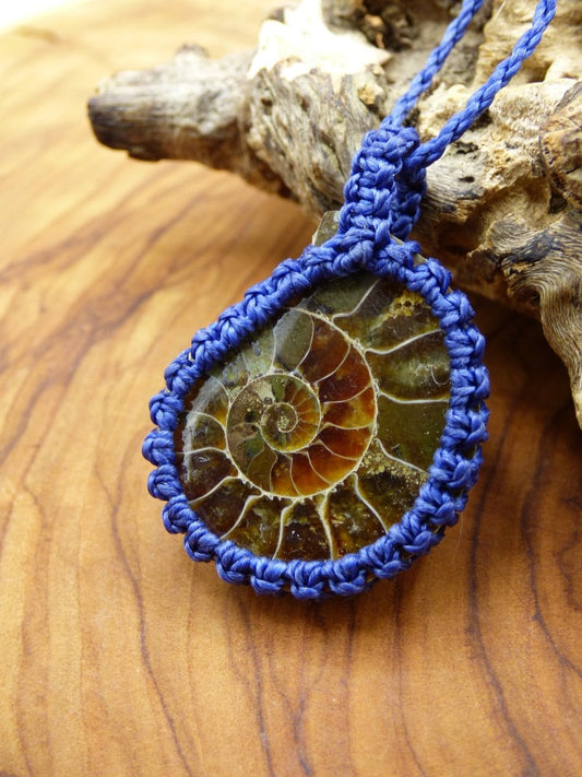 Ammonite Fossil ~ Makramee Edelstein Kette ~HIPPIE ~GOA ~Boho ~Ethno ~Nature ~Heilstein - Art of Nature Berlin