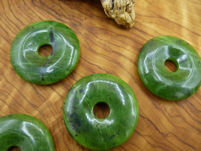 Antigorit / Serpentin / Bowenit / Kanada Jade 40mm ~ Edelstein Donut Kette ~HIPPIE ~GOA ~Boho ~Tibet ~Ethno ~Nature ~Donut ~Schutzsymbol - Art of Nature Berlin