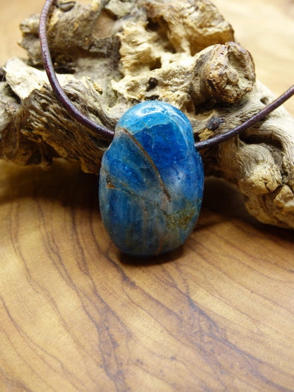 Apatit ~ Edelstein Kette ~ Himmelblau Meerblau ~HIPPIE ~GOA ~Boho ~Ethno ~Nature ~Heilstein - Art of Nature Berlin