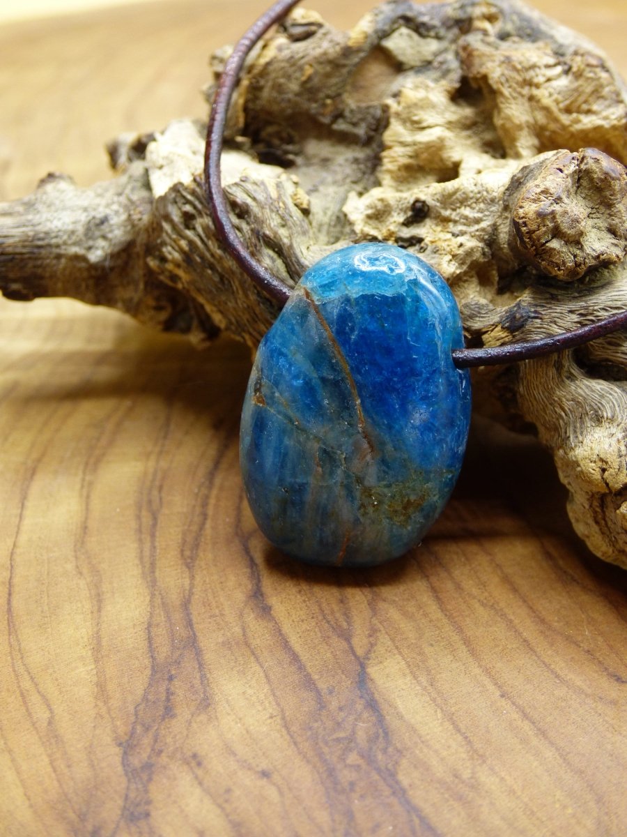 Apatit ~ Edelstein Kette ~ Himmelblau Meerblau ~HIPPIE ~GOA ~Boho ~Ethno ~Nature ~Heilstein - Art of Nature Berlin