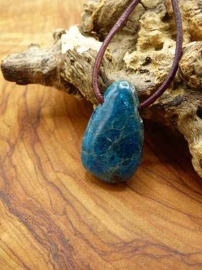 Apatit ~ Edelstein Kette ~ Himmelblau Meerblau ~HIPPIE ~GOA ~Boho ~Ethno ~Nature ~Heilstein - Art of Nature Berlin