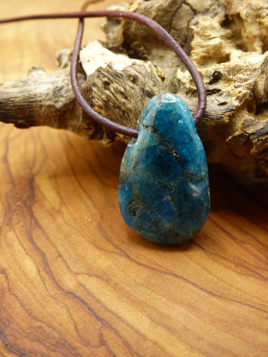 Apatit ~ Edelstein Kette ~ Himmelblau Meerblau ~HIPPIE ~GOA ~Boho ~Ethno ~Nature ~Heilstein - Art of Nature Berlin