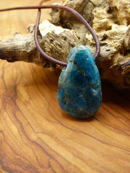 Apatit ~ Edelstein Kette ~ Himmelblau Meerblau ~HIPPIE ~GOA ~Boho ~Ethno ~Nature ~Heilstein - Art of Nature Berlin