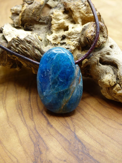 Apatit ~ Edelstein Kette ~ Himmelblau Meerblau ~HIPPIE ~GOA ~Boho ~Ethno ~Nature ~Heilstein - Art of Nature Berlin