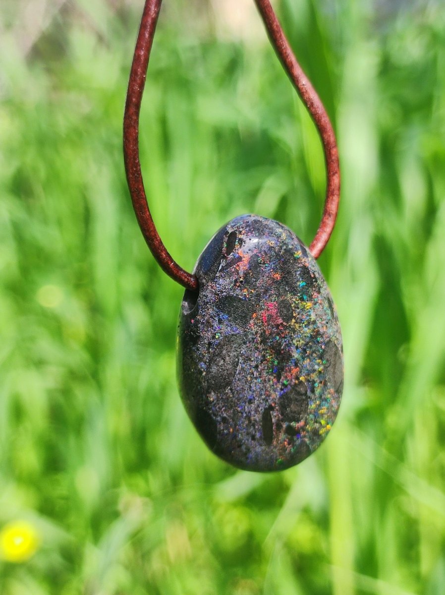 Black Opal - Edelstein Kette bunt funkelnd Rarität Natur Heilstein Energie Chakra Kristall Anhänger Mann Frau Kind Vater Geschenk Er Sie - Art of Nature Berlin