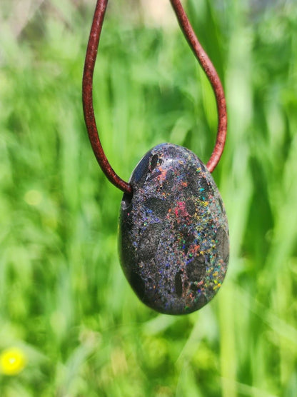 Black Opal - Edelstein Kette bunt funkelnd Rarität Natur Heilstein Energie Chakra Kristall Anhänger Mann Frau Kind Vater Geschenk Er Sie - Art of Nature Berlin