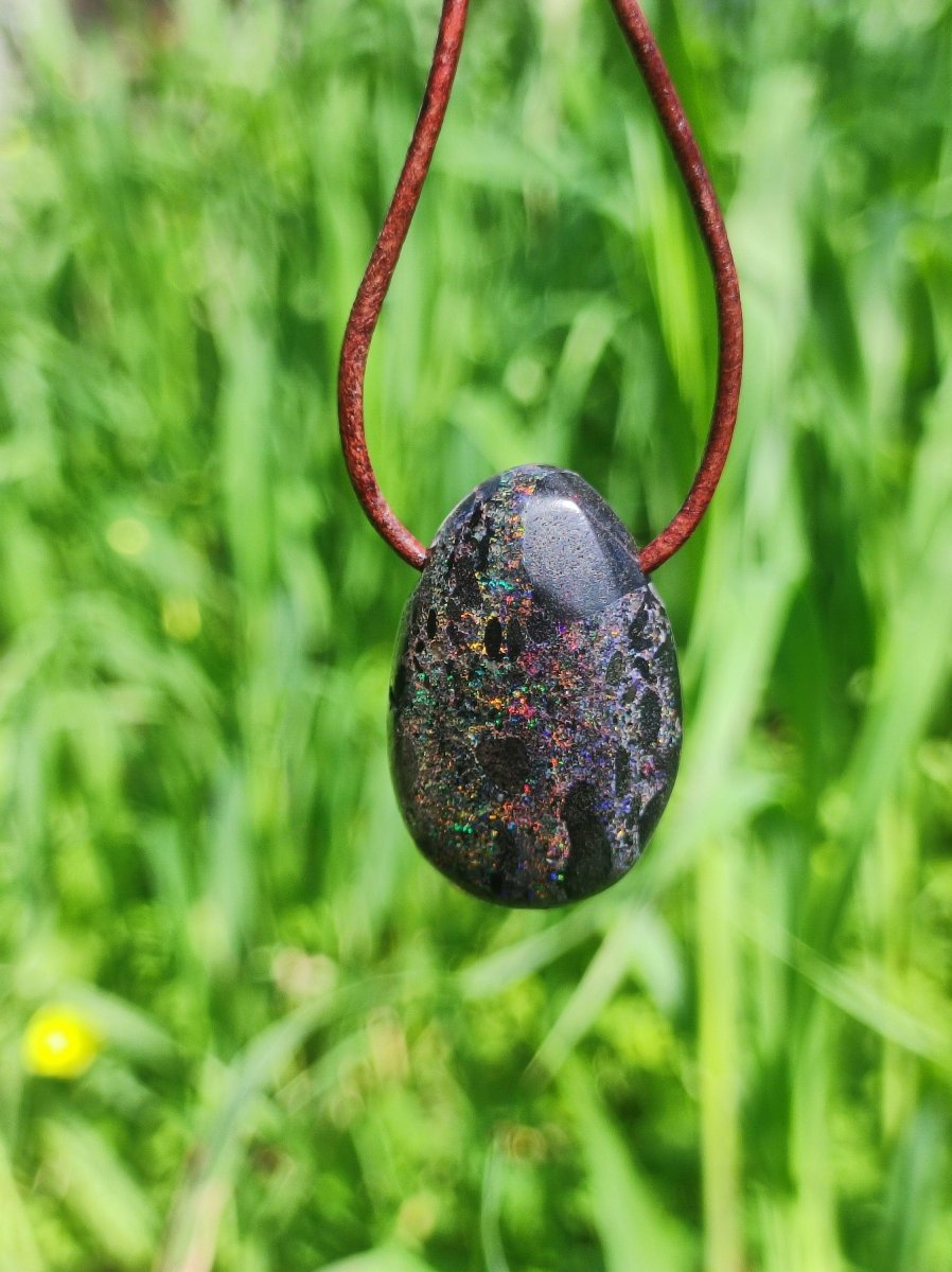 Black Opal - Edelstein Kette bunt funkelnd Rarität Natur Heilstein Energie Chakra Kristall Anhänger Mann Frau Kind Vater Geschenk Er Sie - Art of Nature Berlin