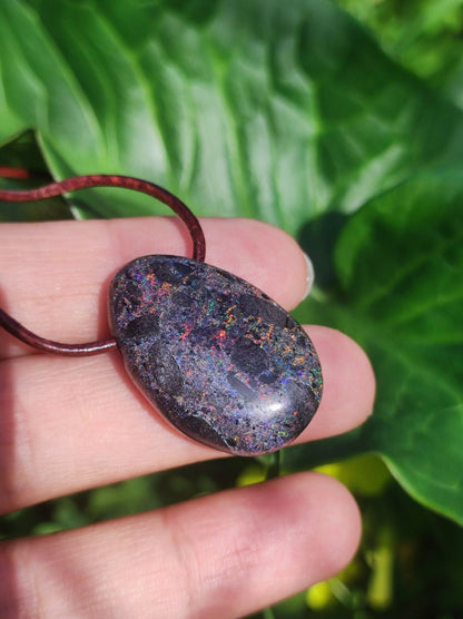 Black Opal - Edelstein Kette bunt funkelnd Rarität Natur Heilstein Energie Chakra Kristall Anhänger Mann Frau Kind Vater Geschenk Er Sie - Art of Nature Berlin