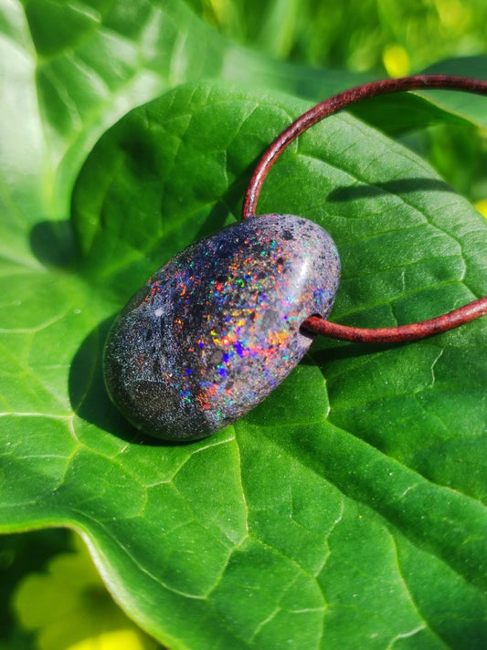 Black Opal - Edelstein Kette bunt funkelnd Rarität Natur Heilstein Energie Kristall Anhänger Mann Frau Kind Geschenk Er Sie Valentinstag - Art of Nature Berlin
