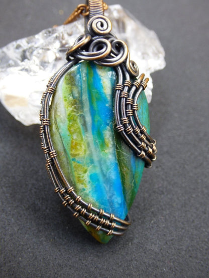 Blauer Opal *~ Wire ~* ~ blaue Edelstein Kette mit Kupferdraht ~HIPPIE ~GOA ~Boho ~Ethno ~Nature ~Heilstein ~Energy ~Chakra ~Spirale - Art of Nature Berlin