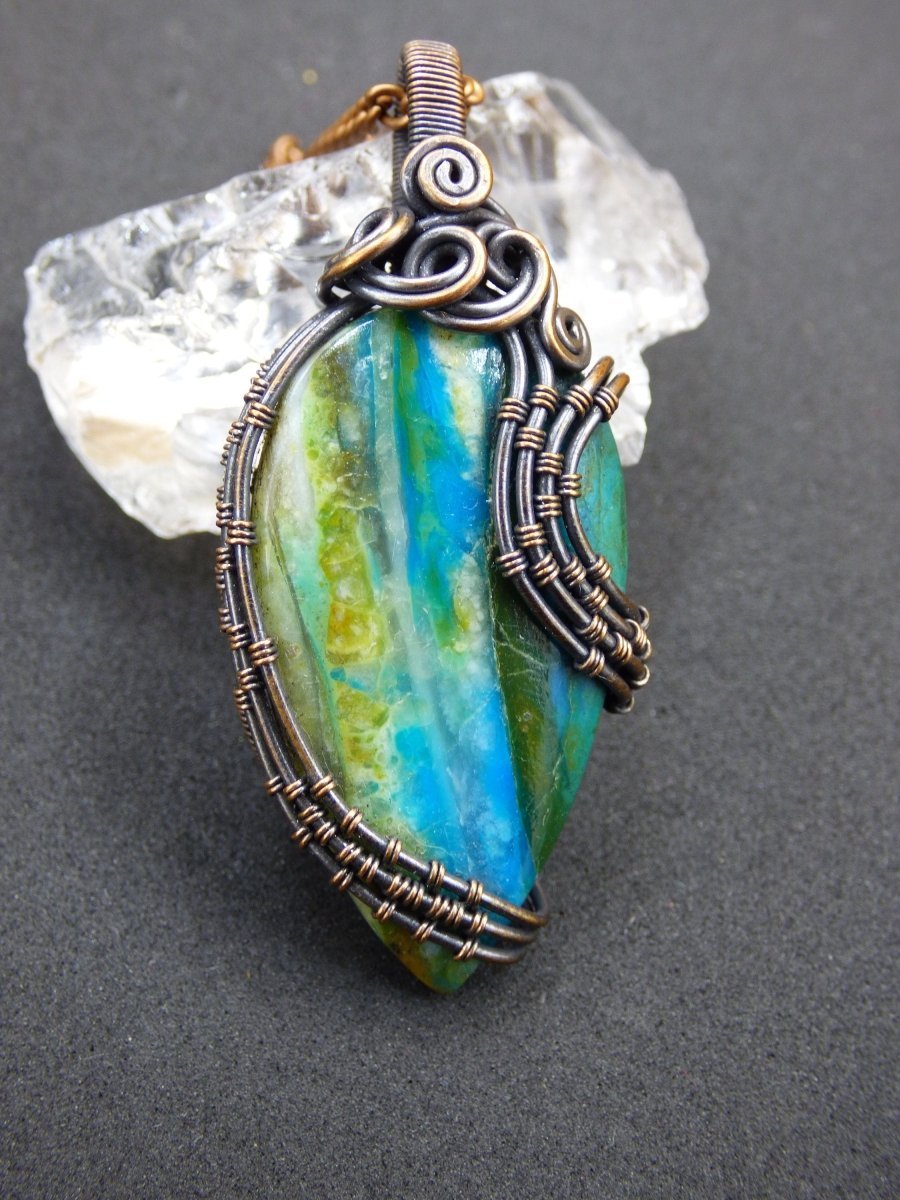 Blauer Opal *~ Wire ~* ~ blaue Edelstein Kette mit Kupferdraht ~HIPPIE ~GOA ~Boho ~Ethno ~Nature ~Heilstein ~Energy ~Chakra ~Spirale - Art of Nature Berlin