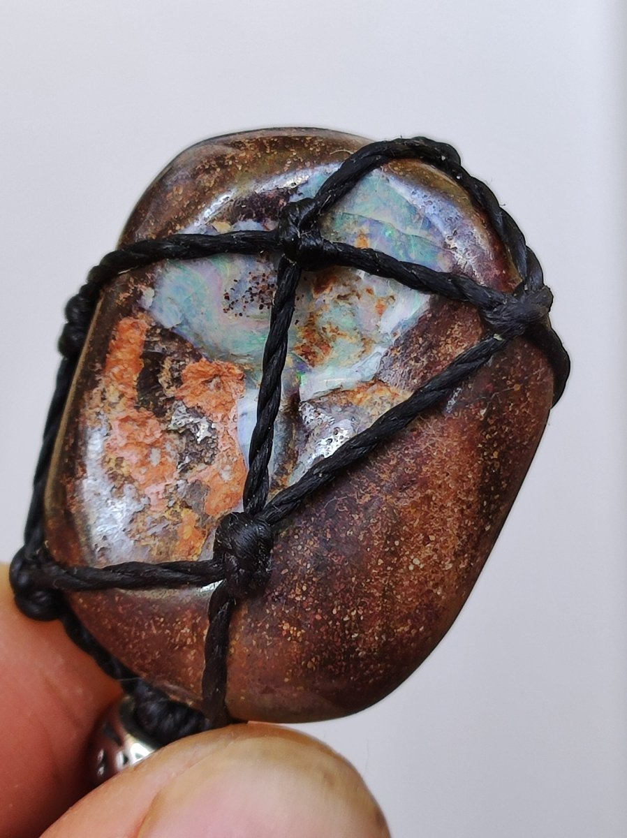 Boulder Opal ~ Makramee Edelstein Kette ~HIPPIE ~GOA ~Boho ~Ethno ~Nature ~Heilstein ~Flash ~Opalisierend ~Boulderopal ~Queensland - Art of Nature Berlin