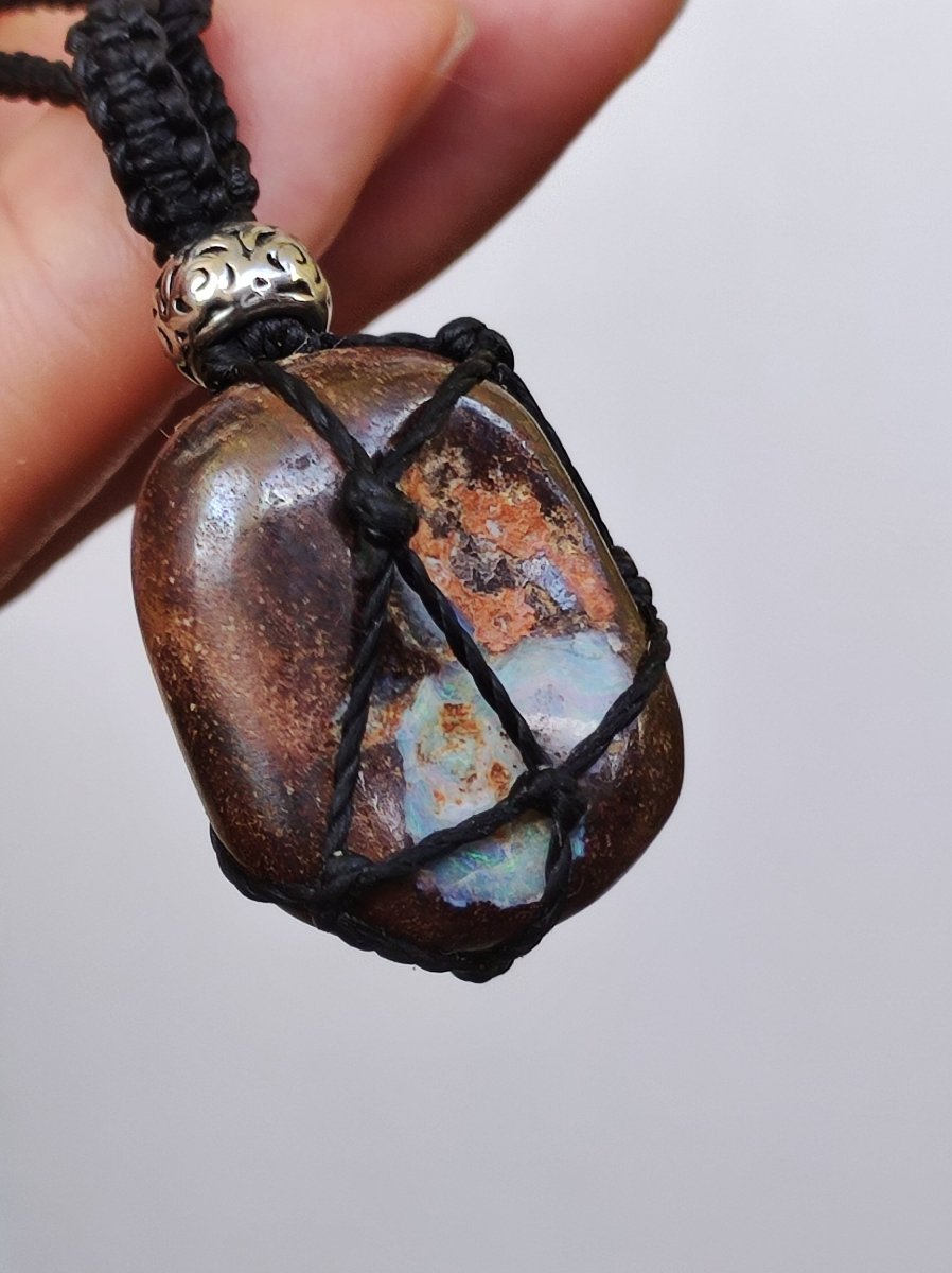 Boulder Opal ~ Makramee Edelstein Kette ~HIPPIE ~GOA ~Boho ~Ethno ~Nature ~Heilstein ~Flash ~Opalisierend ~Boulderopal ~Queensland - Art of Nature Berlin