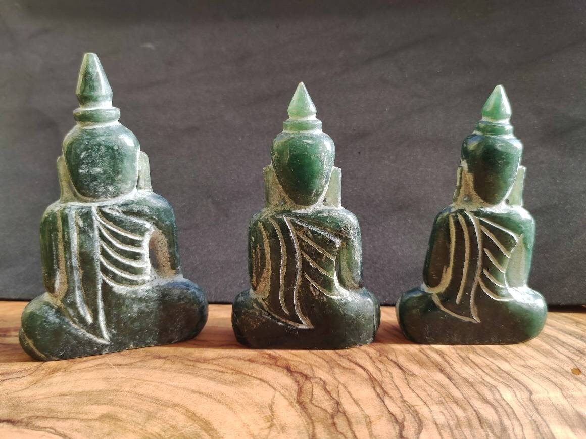 Buddha ~ Jade (Burma) Mönch Frau Meditation Figur ~ Magisch Edelstein & Deko Crystal Meditation HIPPIE GOA Boho Ethno Heilstein - Art of Nature Berlin