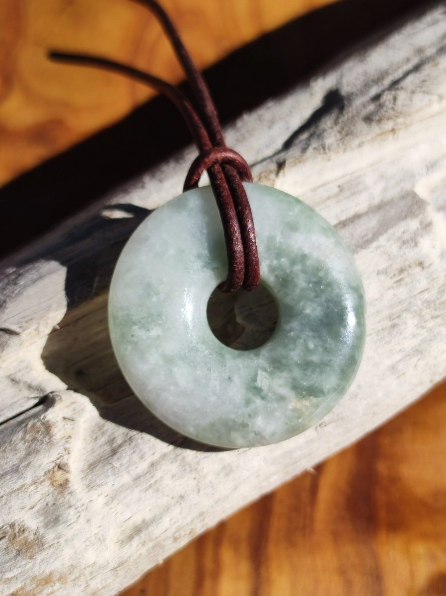 Burma Jade Donut *Rarität* ~ Edelstein Kette ~HIPPIE ~GOA ~Boho ~Tibet ~Ethno ~Nature ~Donut ~Schutzsymbol ~Heilstein - Art of Nature Berlin