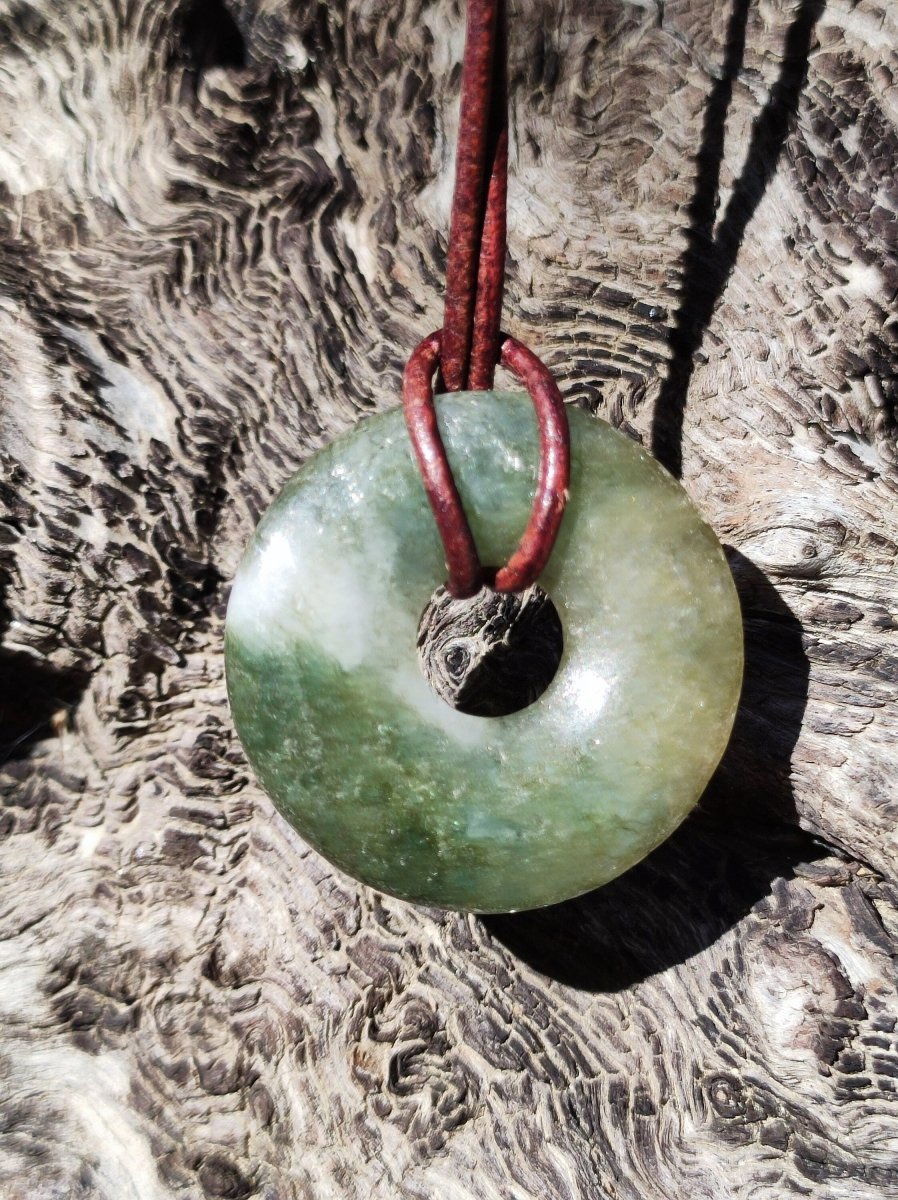 Burma Jade Donut *Rarität* ~ Edelstein Kette ~HIPPIE ~GOA ~Boho ~Tibet ~Ethno ~Nature ~Donut ~Schutzsymbol ~Heilstein - Art of Nature Berlin