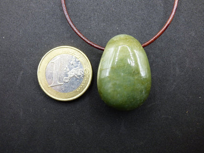 Burma Jade *Rarität* ~ Edelstein Kette HIPPIE Boho Ethno Natur Heilstein Rarität Kristalle Schmuck Anhänger Natur Kraft Stein Geschenk grün - Art of Nature Berlin