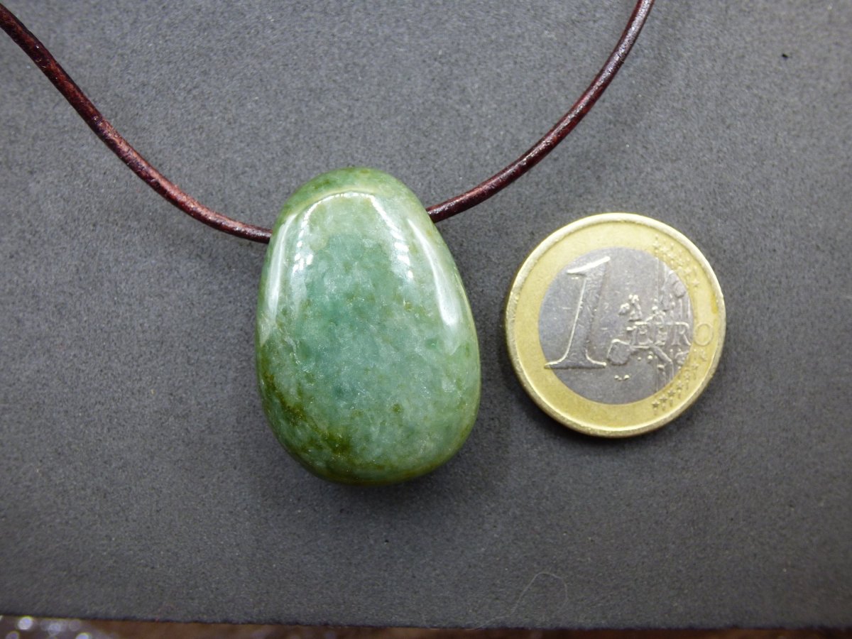 Burma Jade *Rarität* ~ Edelstein Kette HIPPIE Boho Ethno Natur Heilstein Rarität Kristalle Schmuck Anhänger Natur Kraft Stein Geschenk grün - Art of Nature Berlin