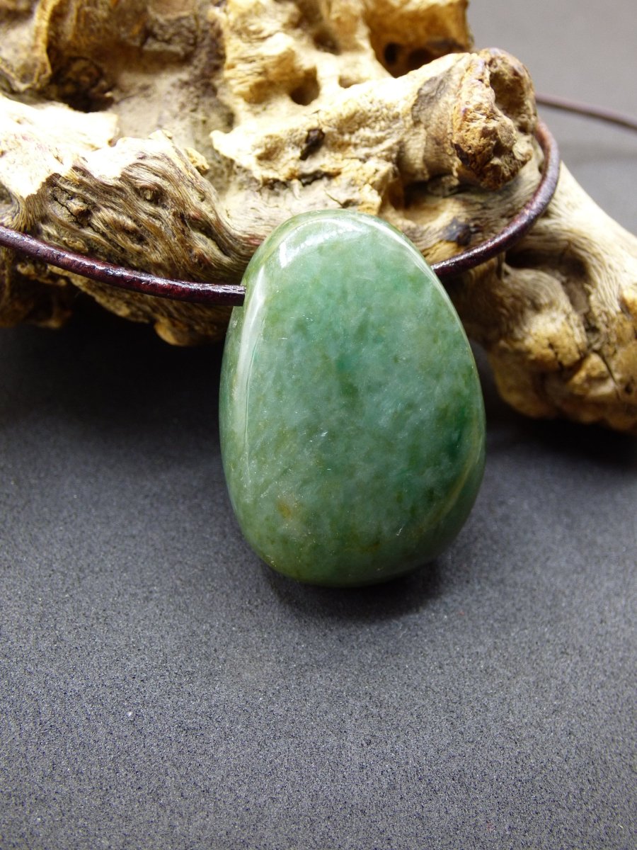 Burma Jade *Rarität* ~ Edelstein Kette HIPPIE Boho Ethno Natur Heilstein Rarität Kristalle Schmuck Anhänger Natur Kraft Stein Geschenk grün - Art of Nature Berlin