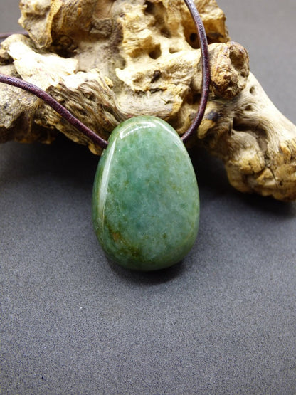 Burma Jade *Rarität* ~ Edelstein Kette HIPPIE Boho Ethno Natur Heilstein Rarität Kristalle Schmuck Anhänger Natur Kraft Stein Geschenk grün - Art of Nature Berlin