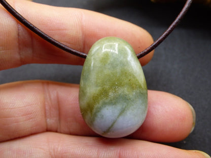 Burma Jade *Rarität* ~ Edelstein Kette HIPPIE Boho Ethno Natur Heilstein Rarität Kristalle Schmuck Anhänger Natur Kraft Stein Geschenk grün - Art of Nature Berlin