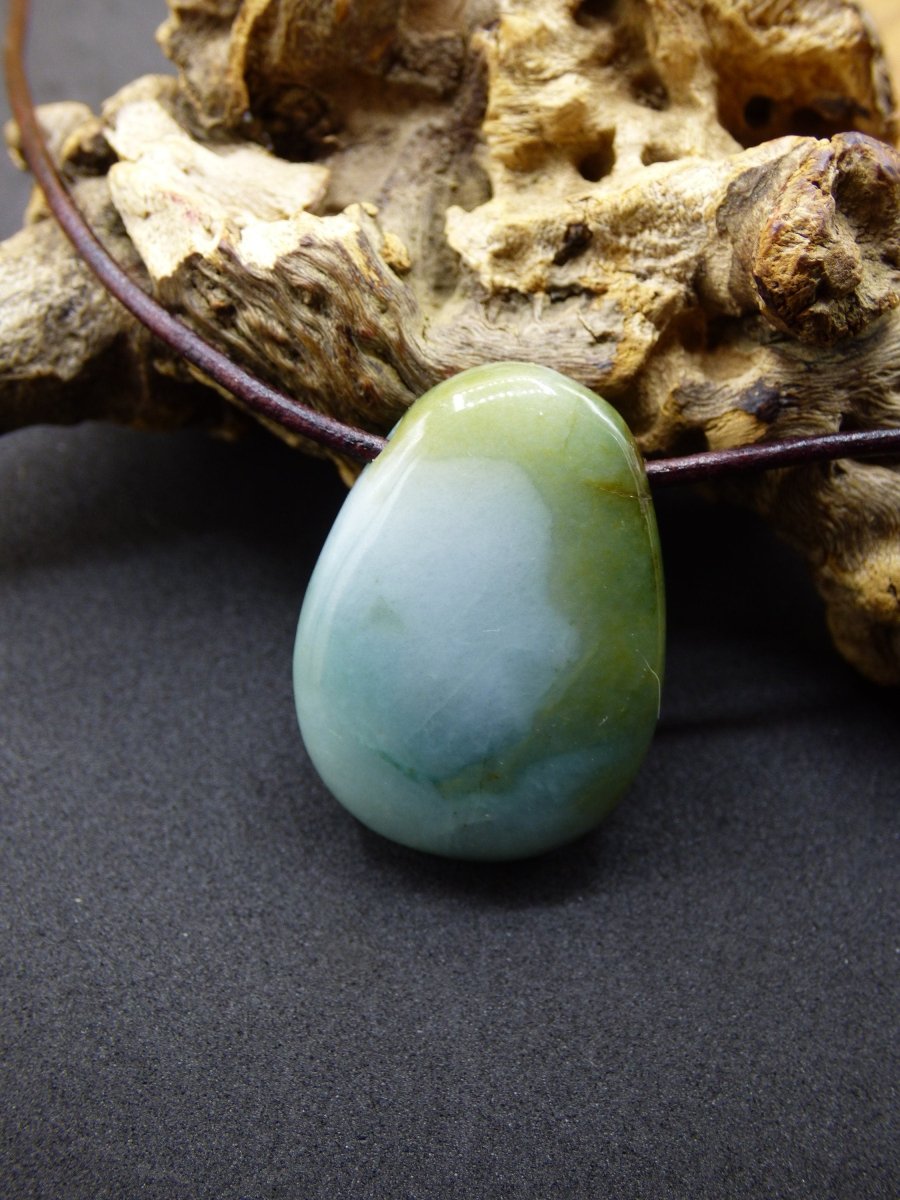 Burma Jade *Rarität* ~ Edelstein Kette HIPPIE Boho Ethno Natur Heilstein Rarität Kristalle Schmuck Anhänger Natur Kraft Stein Geschenk grün - Art of Nature Berlin