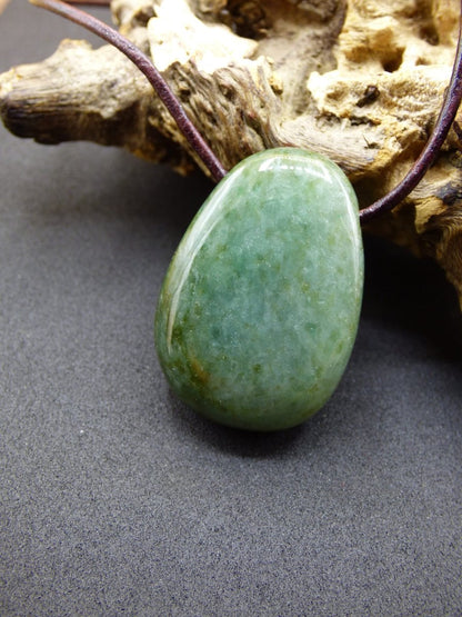 Burma Jade *Rarität* ~ Edelstein Kette HIPPIE Boho Ethno Natur Heilstein Rarität Kristalle Schmuck Anhänger Natur Kraft Stein Geschenk grün - Art of Nature Berlin