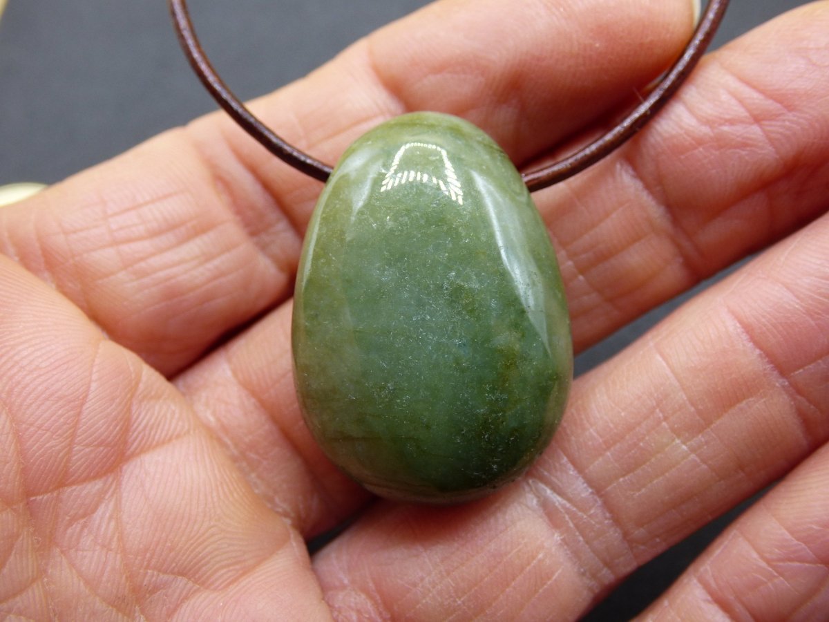 Burma Jade *Rarität* ~ Edelstein Kette HIPPIE Boho Ethno Natur Heilstein Rarität Kristalle Schmuck Anhänger Natur Kraft Stein Geschenk grün - Art of Nature Berlin