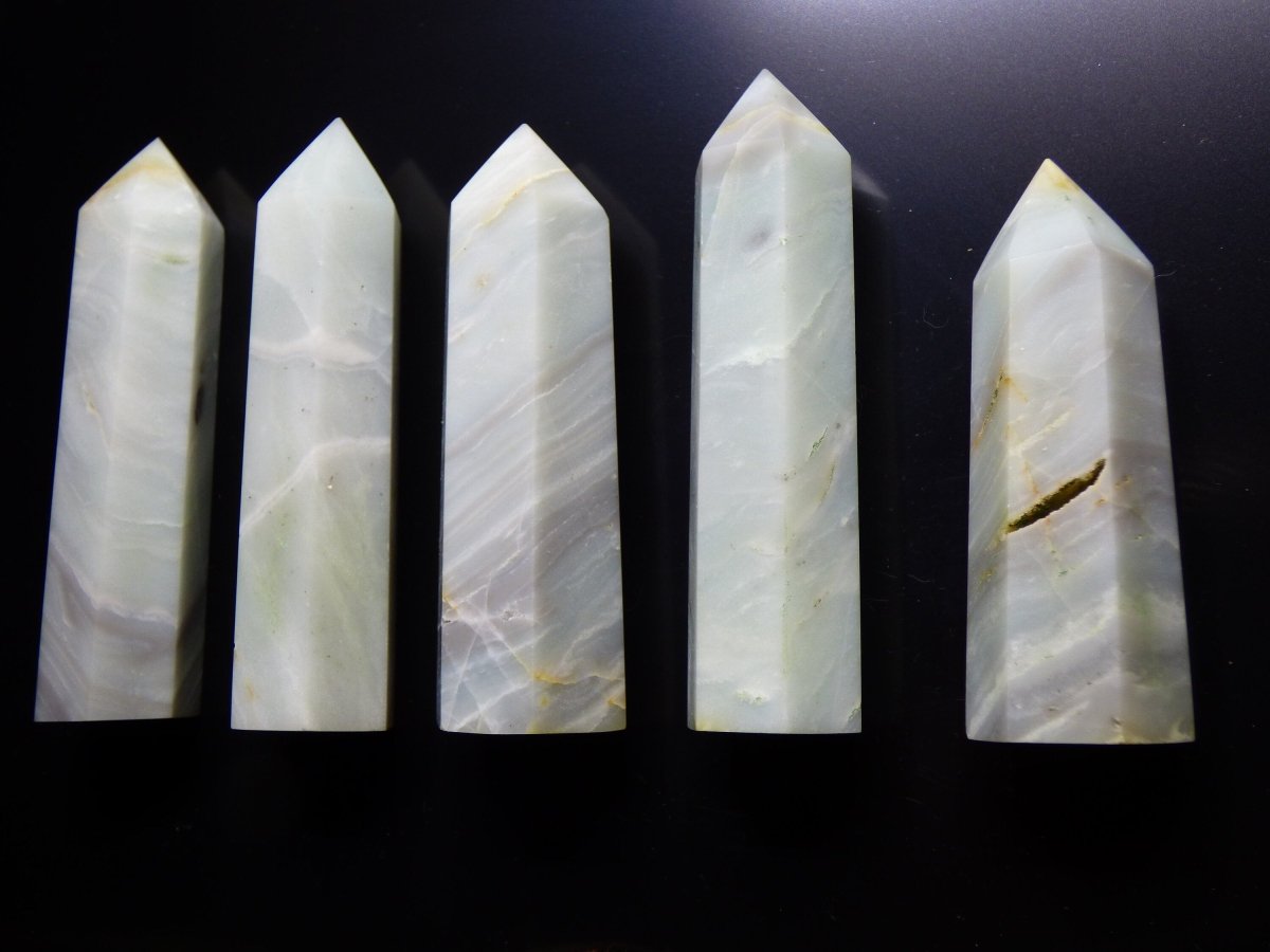 Caribbean Calcite (Blauer Calcit-Aragonit) Kristall Point Spitze Turm Obelisk ~ Magische Edelstein Deko Massagestab HIPPIE Ethno Heilstein - Art of Nature Berlin