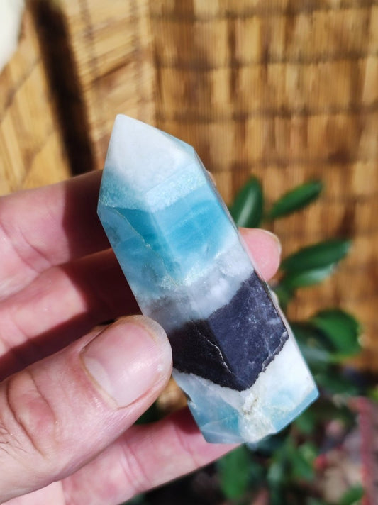 Caribbean Calcite (Blauer Calcit-Aragonit) Kristall Point Spitze Turm Obelisk ~ Magische Edelstein Deko Massagestab HIPPIE Ethno Heilstein - Art of Nature Berlin