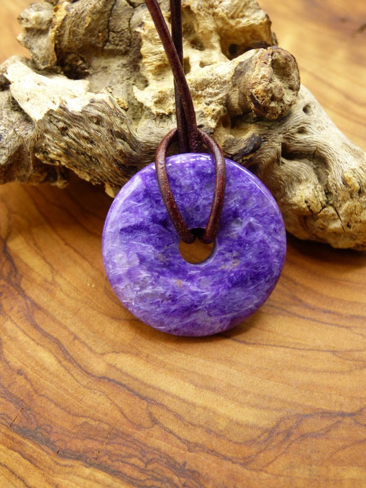 Charoit AAA Schutzdonut ~ Edelstein Kette ~HIPPIE ~GOA ~Boho ~Tibet ~Ethno ~Nature ~Donut ~Schutzsymbol ~Heilstein ~Rarität - Art of Nature Berlin