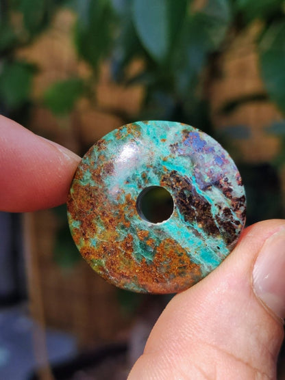 Chrysocoll Chrysokolla Schutzdonut 30mm~ Edelstein Kette ~HIPPIE ~GOA ~Boho ~Tibet ~Ethno ~Nature ~Donut ~Schutzsymbol ~Heilstein ~Rarität - Art of Nature Berlin