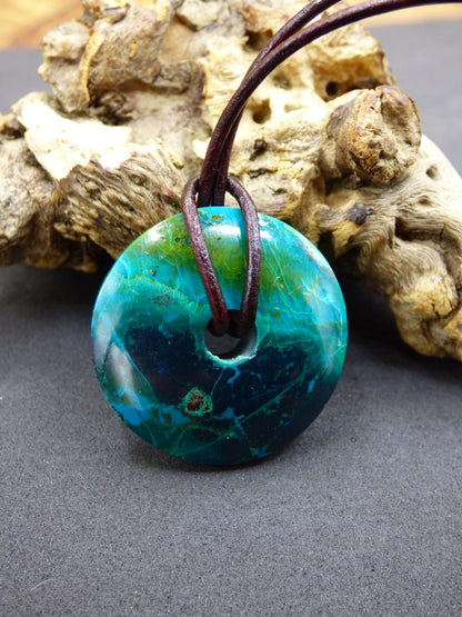 Chrysocoll Chrysokolla Schutzdonut 30mm~ Edelstein Kette ~HIPPIE ~GOA ~Boho ~Tibet ~Ethno ~Nature ~Donut ~Schutzsymbol ~Heilstein ~Rarität - Art of Nature Berlin