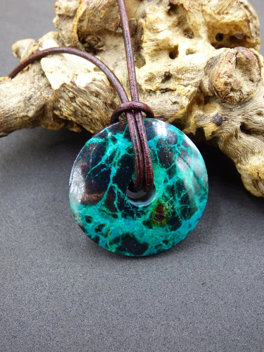 Chrysocoll Chrysokolla Schutzdonut 30mm~ Edelstein Kette ~HIPPIE ~GOA ~Boho ~Tibet ~Ethno ~Nature ~Donut ~Schutzsymbol ~Heilstein ~Rarität - Art of Nature Berlin