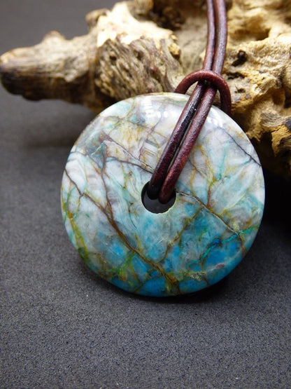 Chrysocoll Chrysokolla Schutzdonut 30mm~ Edelstein Kette ~HIPPIE ~GOA ~Boho ~Tibet ~Ethno ~Nature ~Donut ~Schutzsymbol ~Heilstein ~Rarität - Art of Nature Berlin