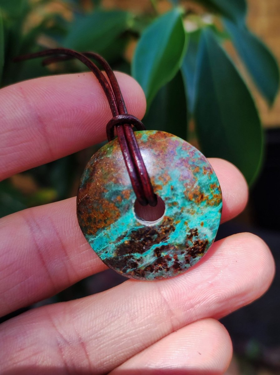 Chrysocoll Chrysokolla Schutzdonut 30mm~ Edelstein Kette ~HIPPIE ~GOA ~Boho ~Tibet ~Ethno ~Nature ~Donut ~Schutzsymbol ~Heilstein ~Rarität - Art of Nature Berlin