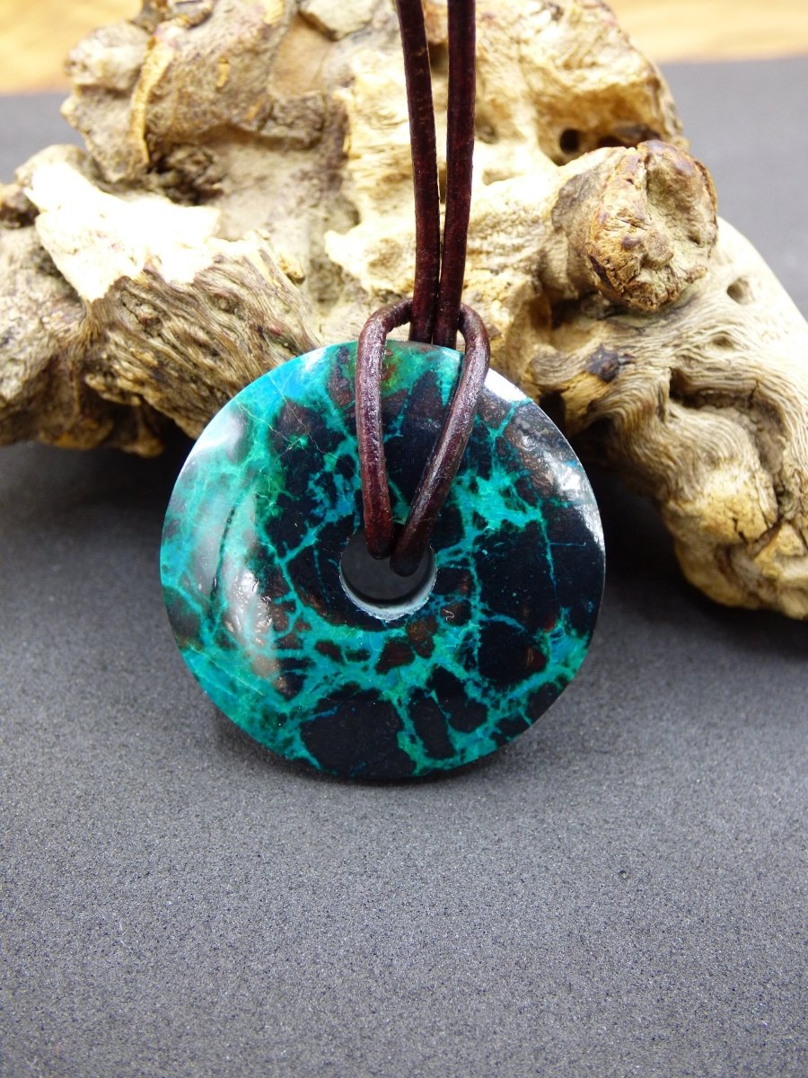 Chrysocoll Chrysokolla Schutzdonut 30mm~ Edelstein Kette ~HIPPIE ~GOA ~Boho ~Tibet ~Ethno ~Nature ~Donut ~Schutzsymbol ~Heilstein ~Rarität - Art of Nature Berlin