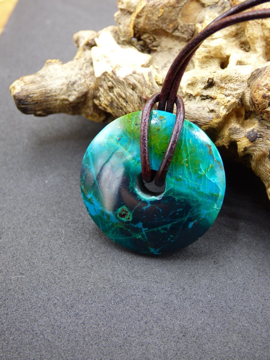 Chrysocoll Chrysokolla Schutzdonut 30mm~ Edelstein Kette ~HIPPIE ~GOA ~Boho ~Tibet ~Ethno ~Nature ~Donut ~Schutzsymbol ~Heilstein ~Rarität - Art of Nature Berlin