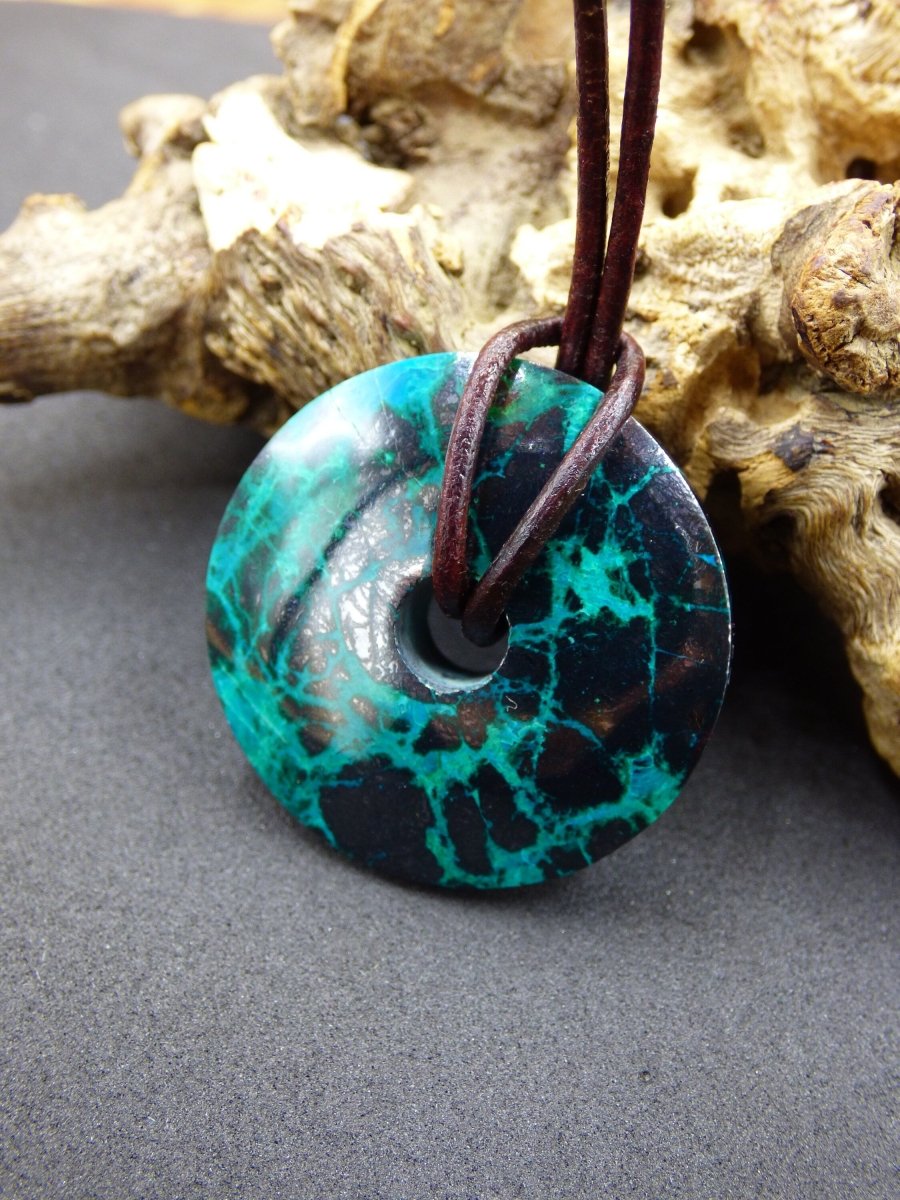 Chrysocoll Chrysokolla Schutzdonut 30mm~ Edelstein Kette ~HIPPIE ~GOA ~Boho ~Tibet ~Ethno ~Nature ~Donut ~Schutzsymbol ~Heilstein ~Rarität - Art of Nature Berlin